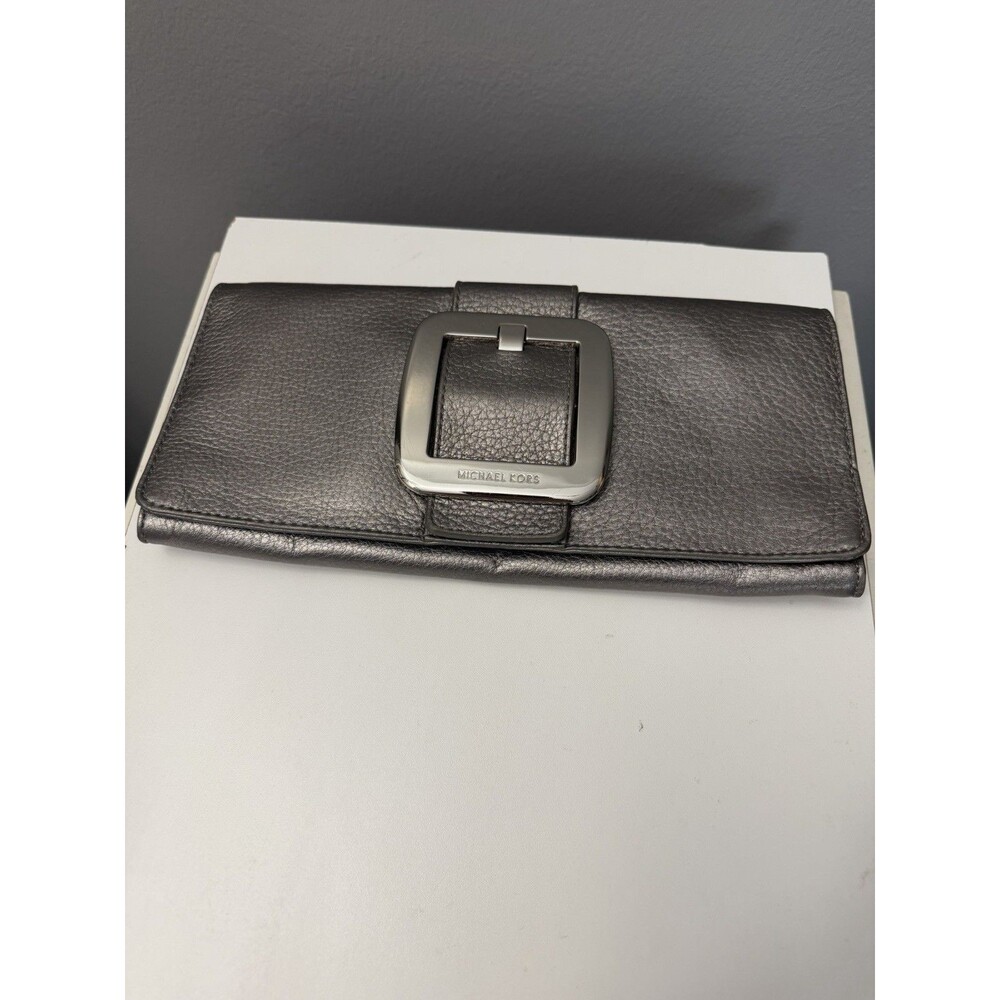 MICHAEL KORS Sutton Silver Leather Clutch Silver Buckle Handbag Evening Bag EUC